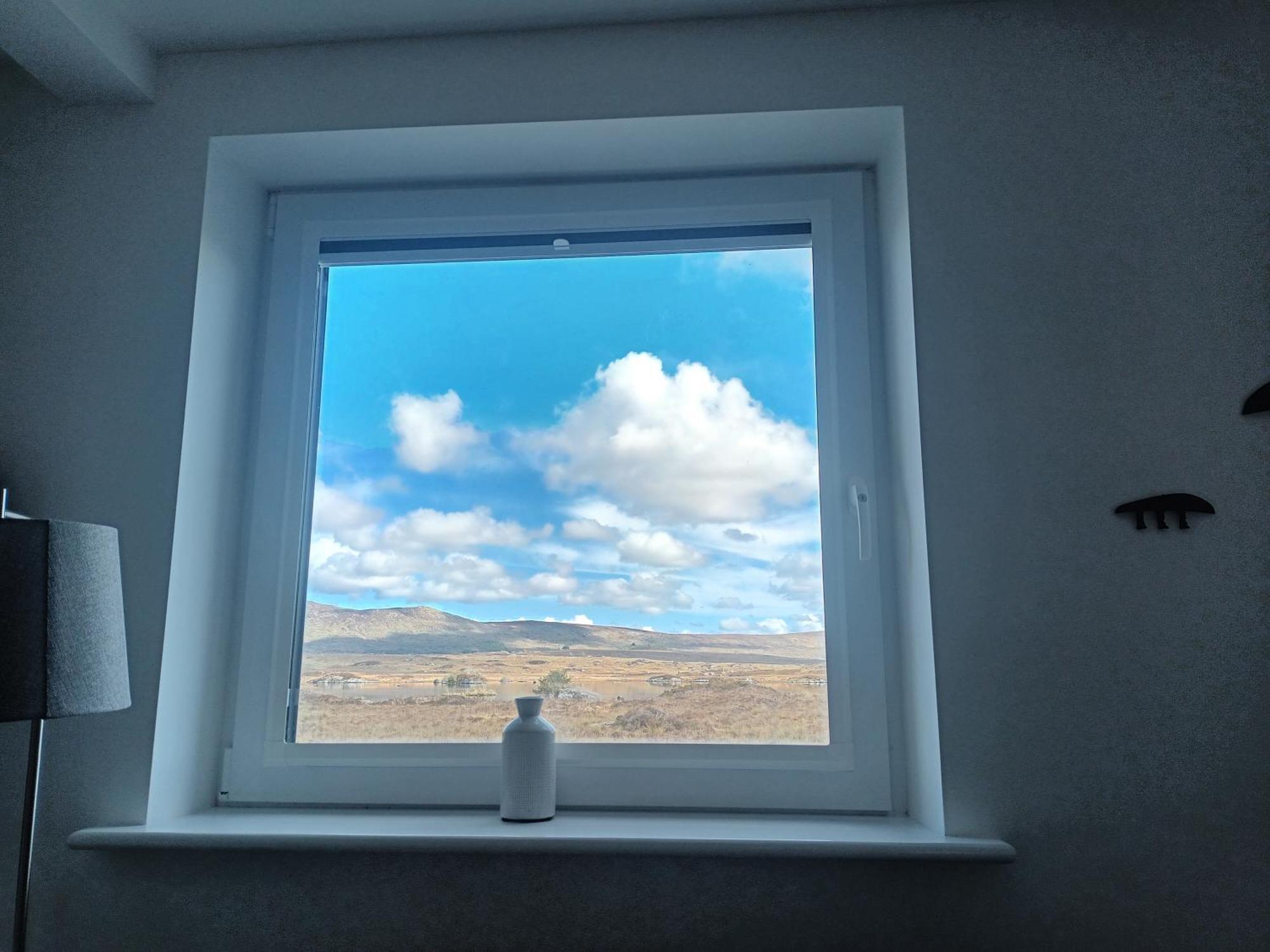 Connemara Lake View Apartment Camus Eighter Ngoại thất bức ảnh